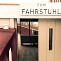 Zum Fahrstuhl
